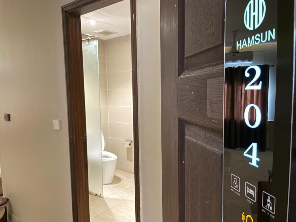 Hamsun Suites  Karatschi Exterior foto