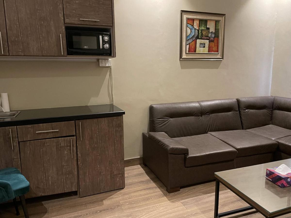Hamsun Suites  Karatschi Exterior foto