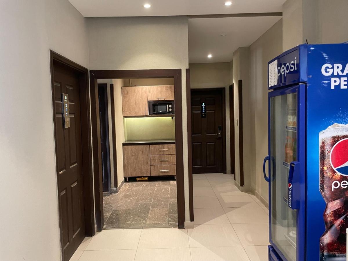 Hamsun Suites  Karatschi Exterior foto