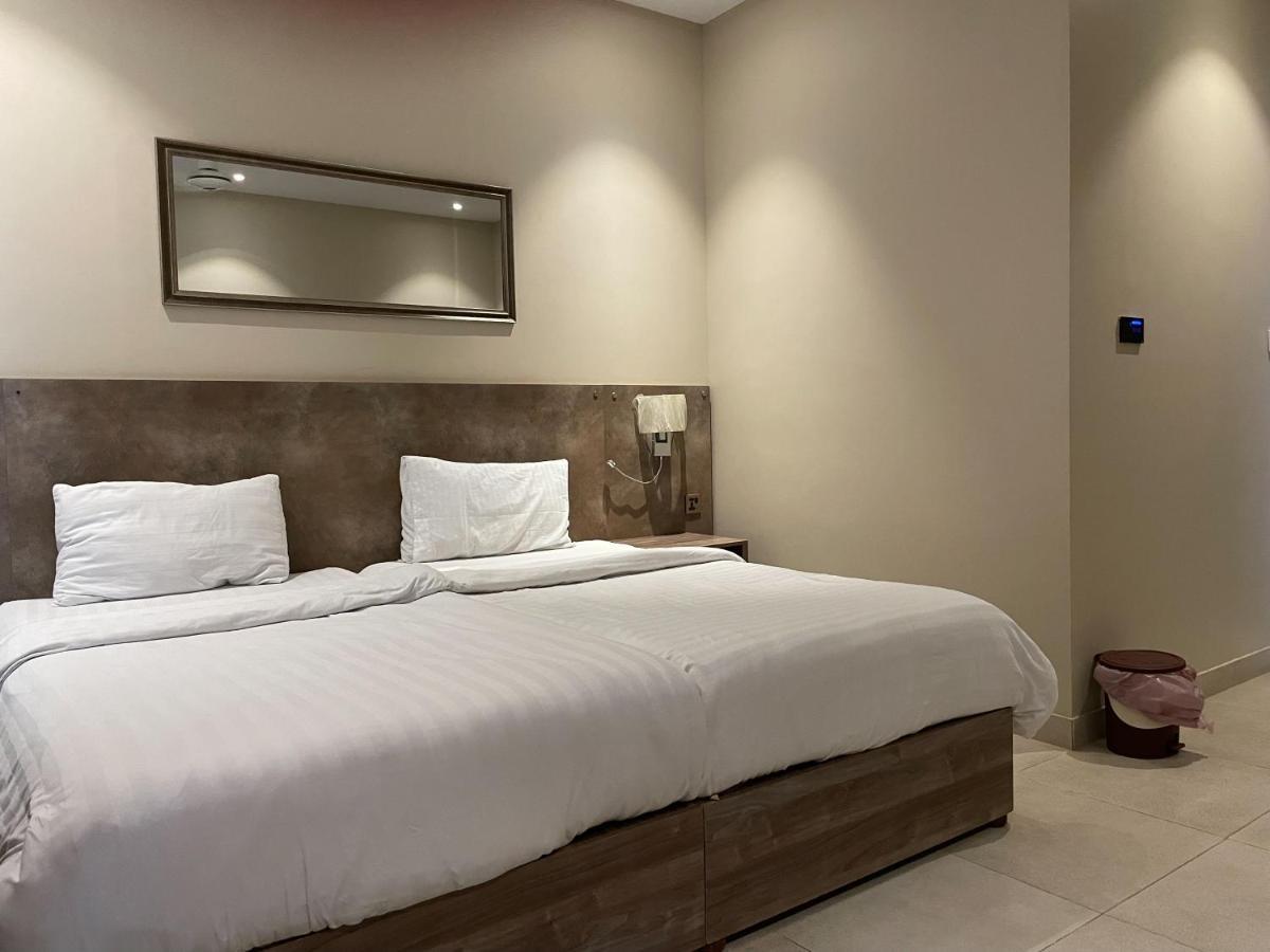 Hamsun Suites  Karatschi Exterior foto