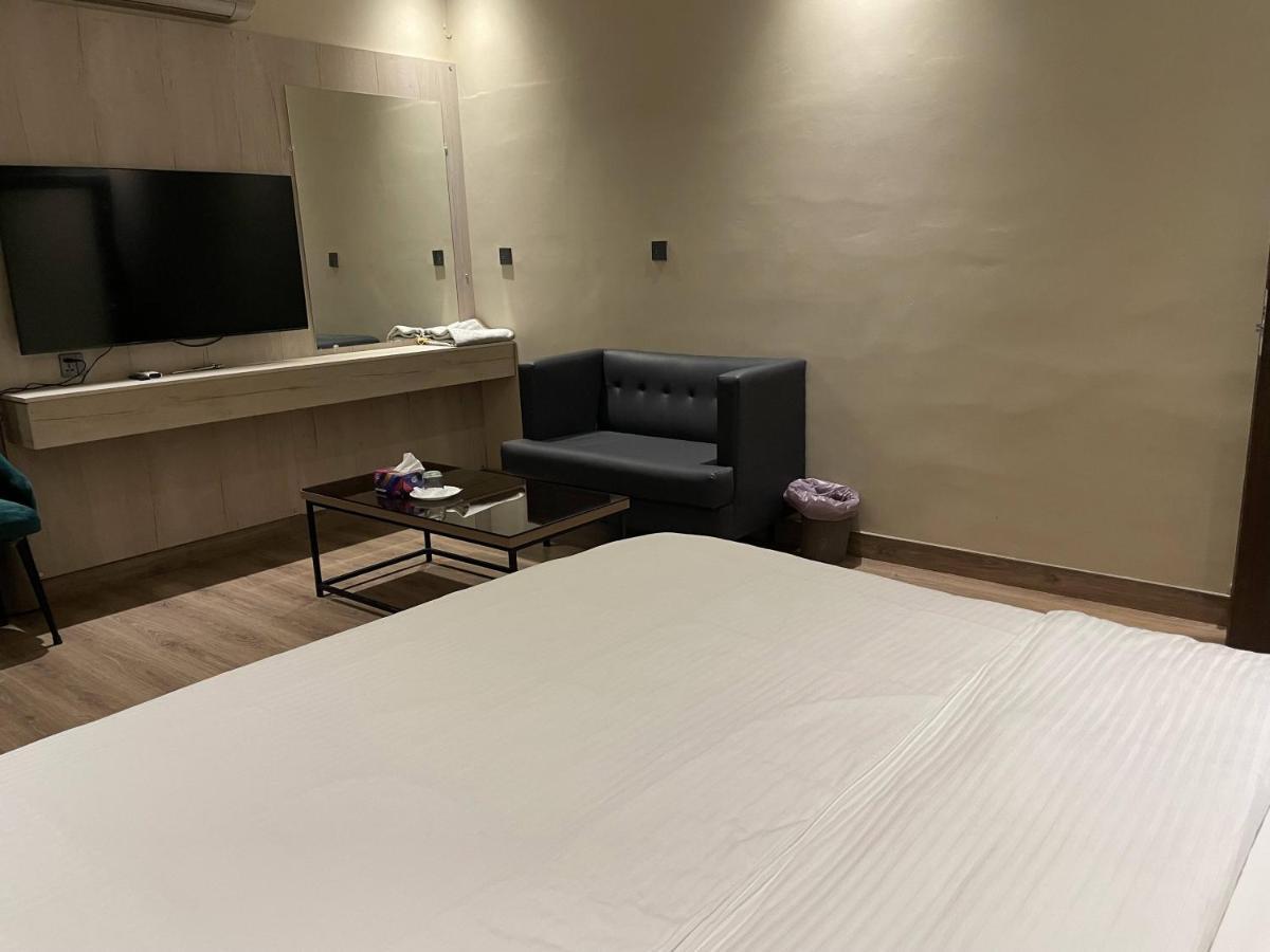 Hamsun Suites  Karatschi Exterior foto