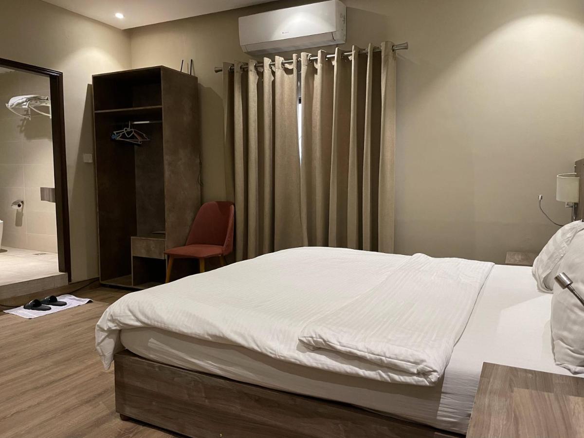 Hamsun Suites  Karatschi Exterior foto