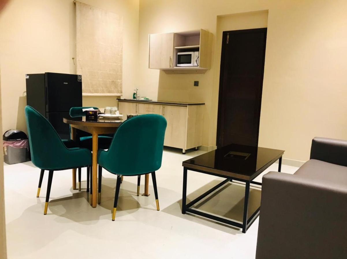Hamsun Suites  Karatschi Exterior foto