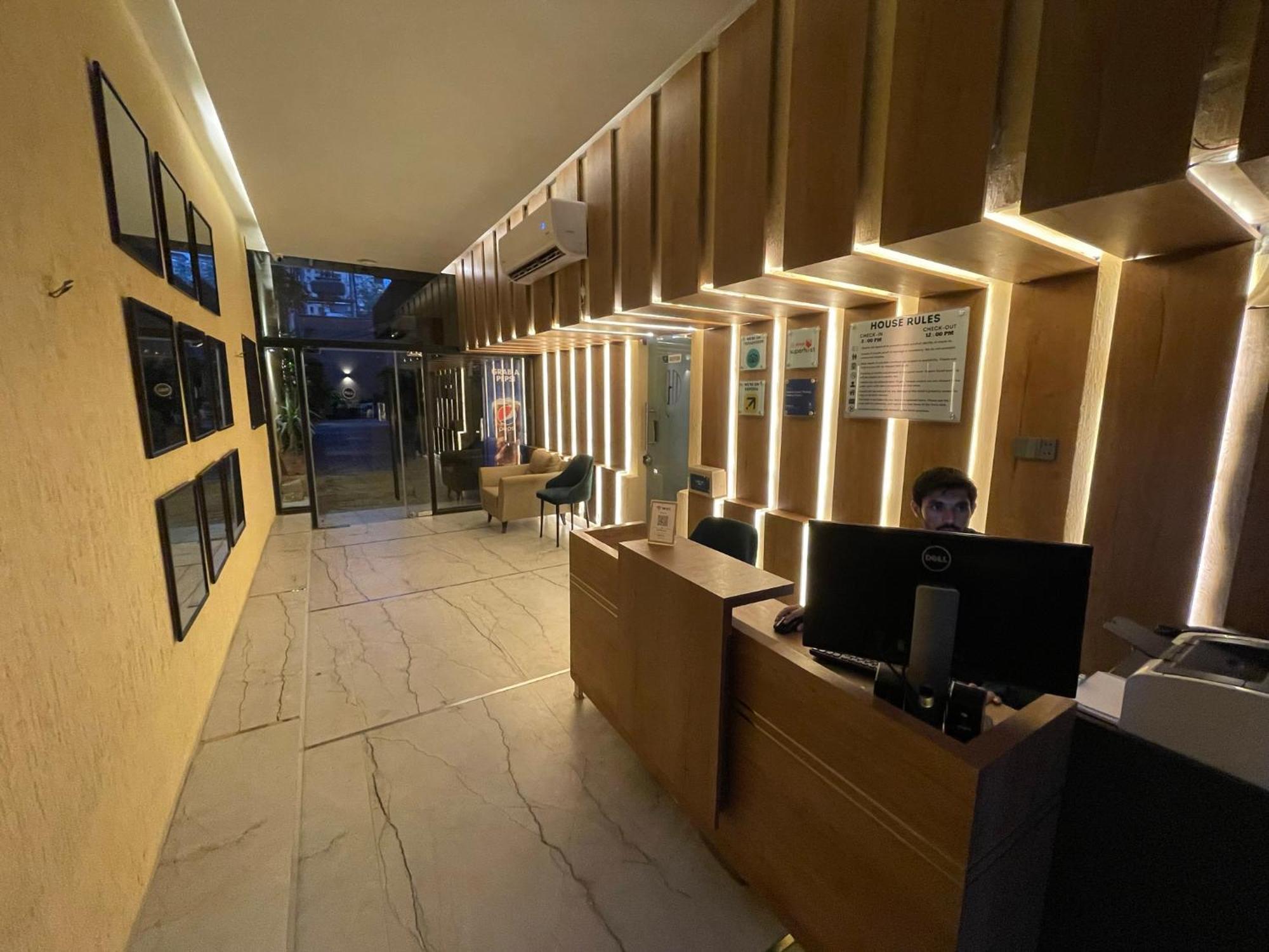 Hamsun Suites  Karatschi Exterior foto