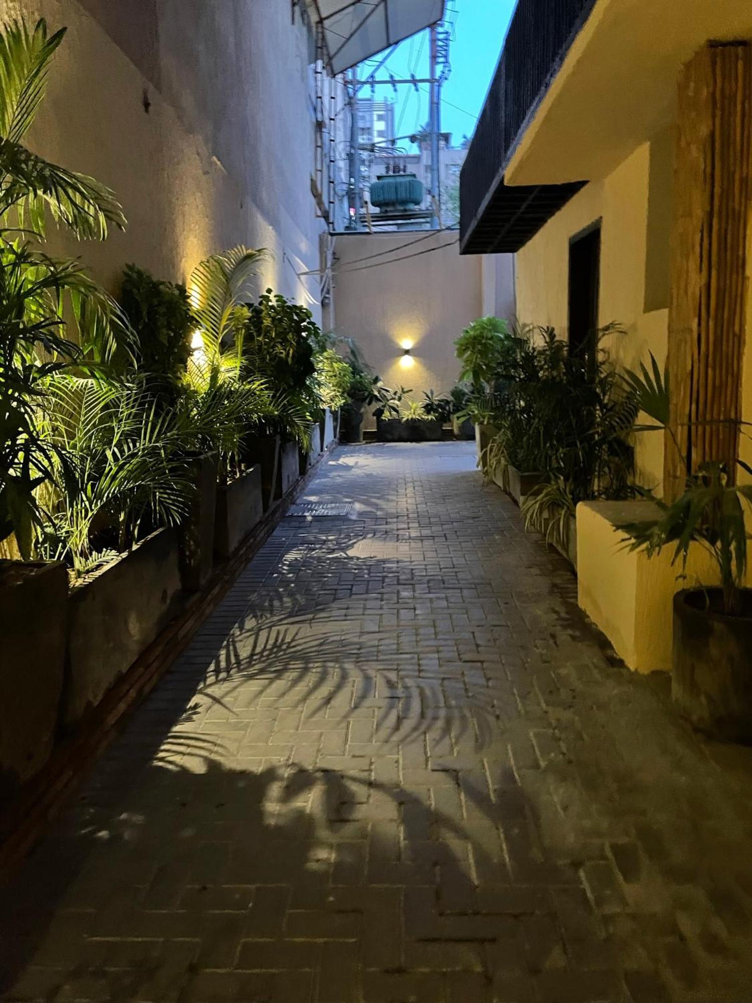Hamsun Suites  Karatschi Exterior foto