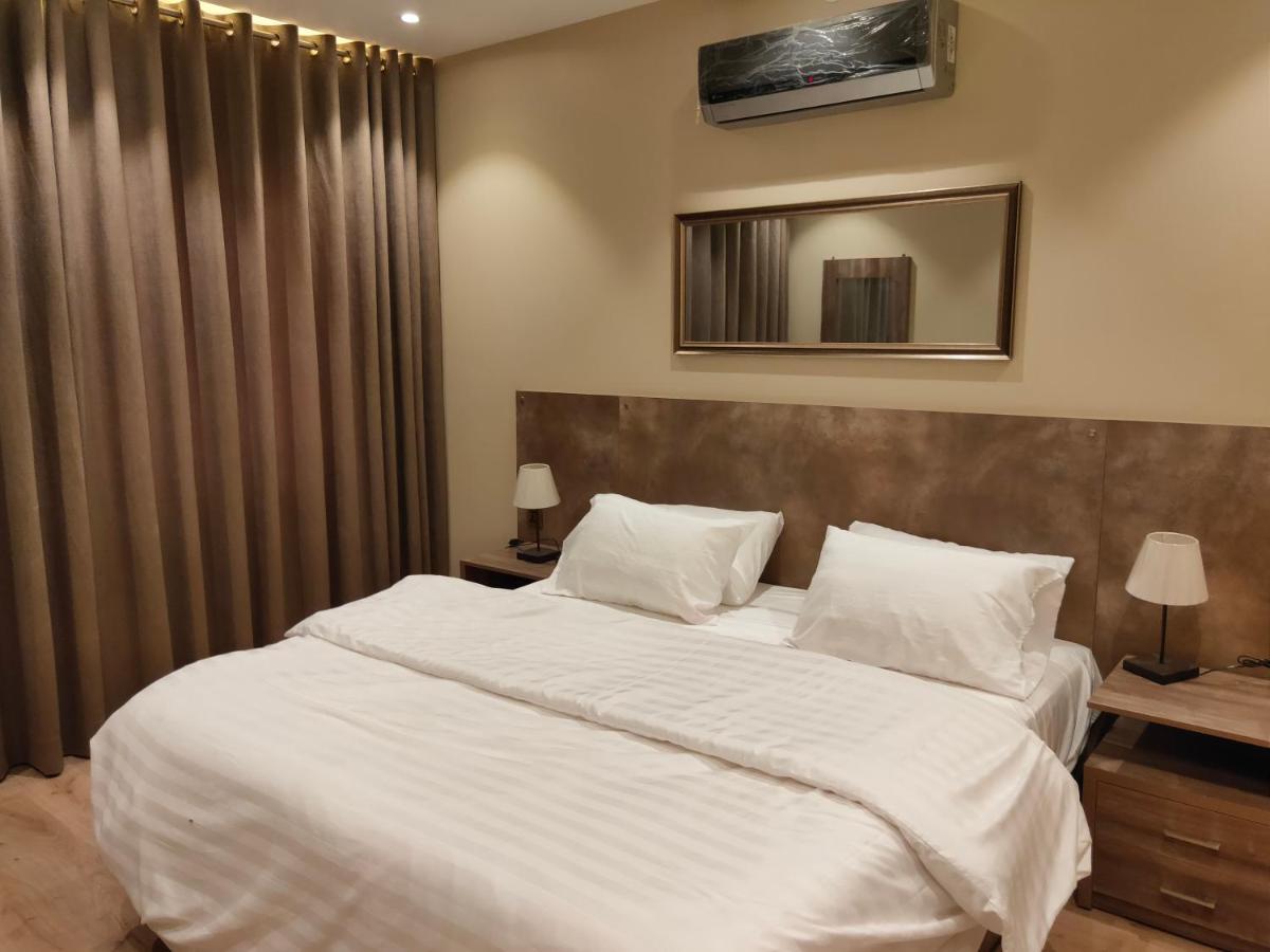 Hamsun Suites  Karatschi Exterior foto